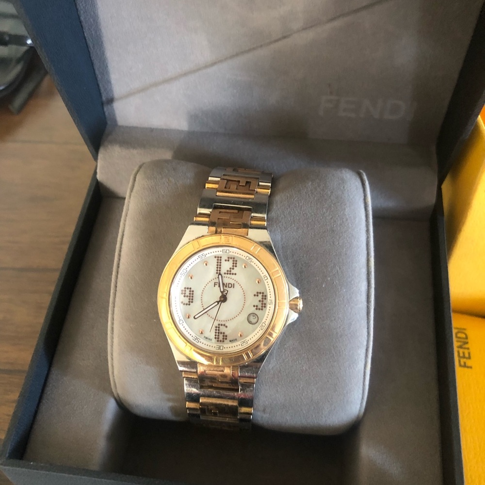 Fendi watch - Picture 2 of 3